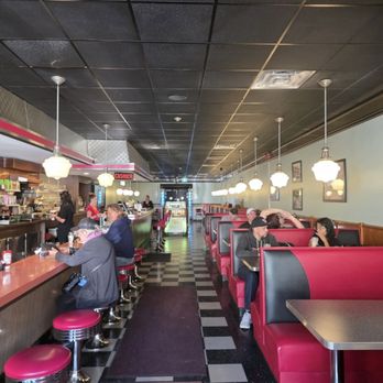 Hi-Lite Restaurant - Interior - Breakfast & Brunch Near Me - Niagara Falls, Ontario Hi-Lite Restaurant - Interior - Breakfast & Brunch Near Me - Niagara Falls, Ontario