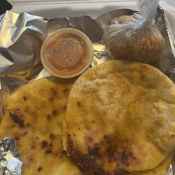 Taqueria Amanecer - Cheese and pork pupusa