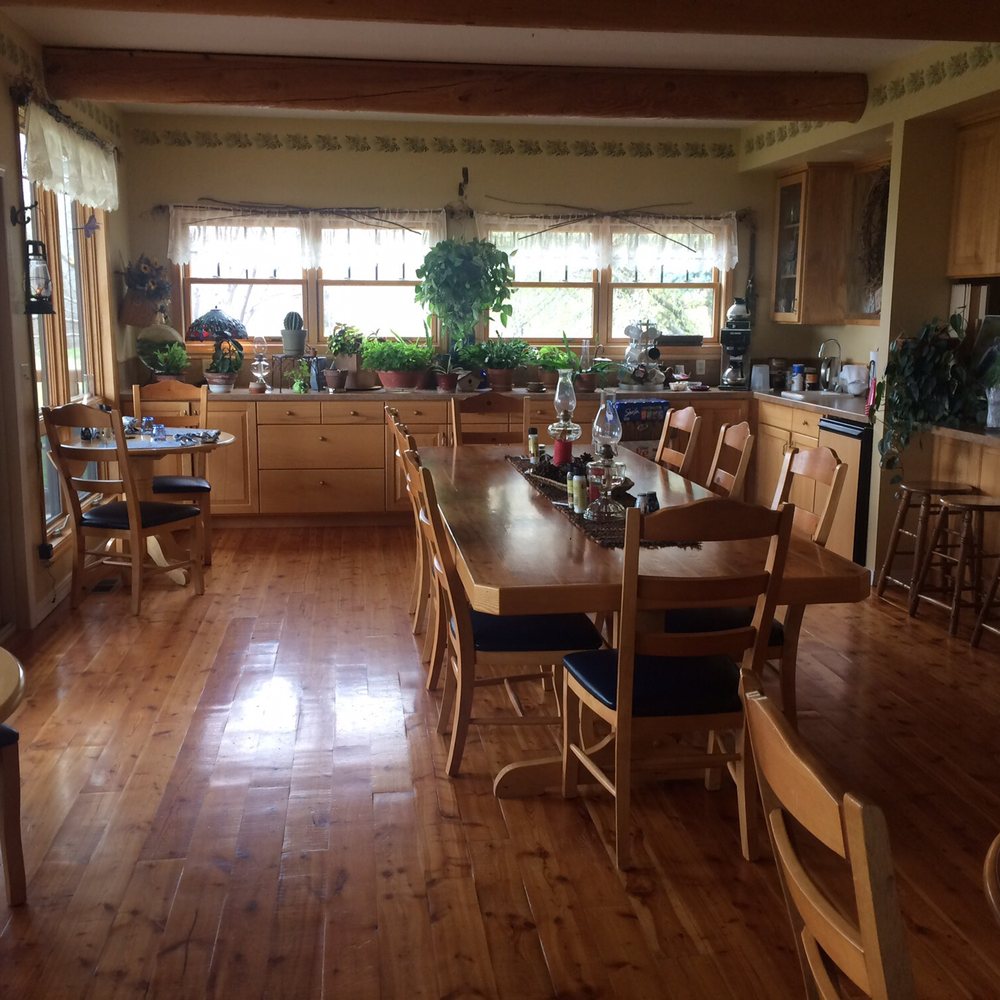 Blue Heron Inn - Dining room - Bed & Breakfast Near Me - Rigby, Idaho Blue Heron Inn - Dining room - Bed & Breakfast Near Me - Rigby, Idaho
