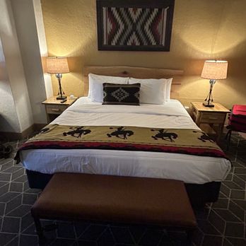 El Rancho Hotel - king bed in back bedroom - Hotels Near Me - Gallup, New Mexico