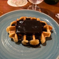 Au Paon d'Or - Gaufre liégeoise au chocolat chaud