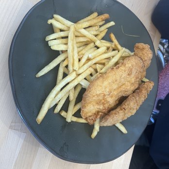 Oasis Diner - Chicken tenders with Kids Chicken Fingers and Fries - Breakfast & Brunch Near Me - Butler, New Jersey