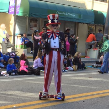 Holiday Parade Safety Harbor - Uncle Sam at new toy - Festivals Near Me - Safety Harbor, Florida Holiday Parade Safety Harbor - Uncle Sam at new toy - Festivals Near Me - Safety Harbor, Florida