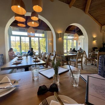 Taverna Tony - Interior - Greek Near Me - Malibu, California
