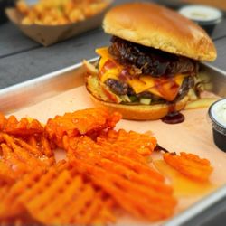 Vintage Brewing - Brisket burger with sweet potato fries