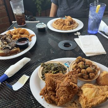 Five Sisters Blues Cafe - Fried Chicken Okra collard greens - Southern Near Me - Pensacola, Florida