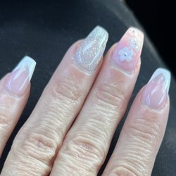 CL- Classic Nails & Spa - Still looking great after one week!