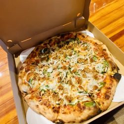 The Green Room - Sir Williams Garden Pizza with Italian Sausage added