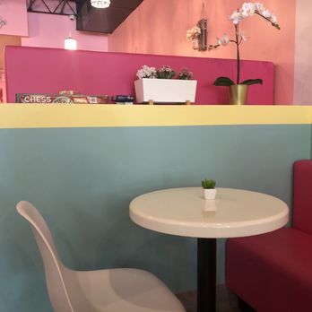 ViVi Bubble Tea - Cute interior - Bubble Tea Near Me - Fairfax, Virginia ViVi Bubble Tea - Cute interior - Bubble Tea Near Me - Fairfax, Virginia
