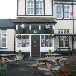 The Alexandra - The Alexandra outdoor seating area