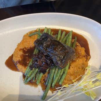Taverne In The Sky - Short ribs with whipped sweet potatoes and green beans. - American Near Me - Green Bay, Wisconsin Taverne In The Sky - Short ribs with whipped sweet potatoes and green beans. - American Near Me - Green Bay, Wisconsin