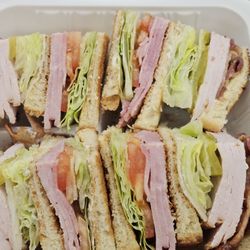 Nikko's Burgers - Club Sandwich