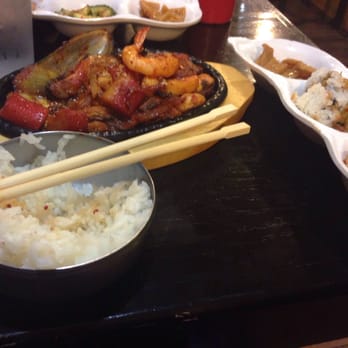 iZen's Drunken Bento - Spicy seafood: comes with the clams, shrimp, octopus, squid and much more. - Sushi Bars Near Me - Cincinnati, Ohio