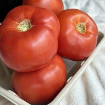 Forneris Farms - The tomatoes are incredible! $10 for a basket and there are around six big tomatoes in a basket... They are juicy and delicious - Farmers Market Near Me - Mission Hills, California Forneris Farms - The tomatoes are incredible! $10 for a basket and there are around six big tomatoes in a basket... They are juicy and delicious - Farmers Market Near Me - Mission Hills, California