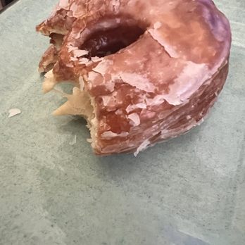 Donut Queen - Glazed cronut - Donuts Near Me - Vacaville, California Donut Queen - Glazed cronut - Donuts Near Me - Vacaville, California