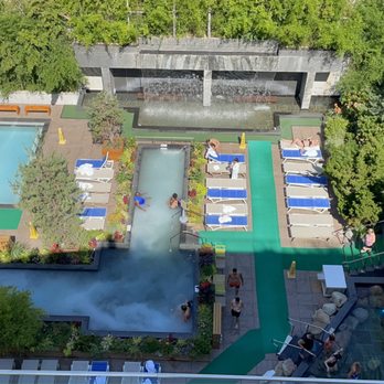 SoJo Spa Club - Outdoor baths floor 4 - Saunas Near Me - Edgewater, New Jersey