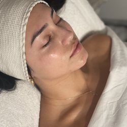Skn Dept By Adriana - Dermaplane Facial