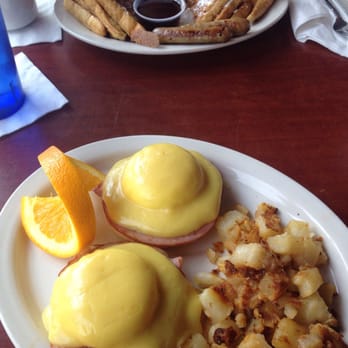 Downtown Olly's - Eggs Benedict and French toast, both delicious! - American Near Me - Indianapolis, Indiana Downtown Olly's - Eggs Benedict and French toast, both delicious! - American Near Me - Indianapolis, Indiana