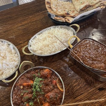 Tap N Tikka - Chicken Jalfrezi and Butter chicken with garlic naan - Indian Near Me - Gilbert, Arizona