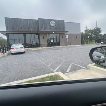 Starbucks - Outside - Coffee & Tea Near Me - Forestville, Maryland