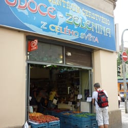 Bobolily - Centrum čerstvého ovoce a zeleniny z celého světa - Pohled z ulice Bělehradská