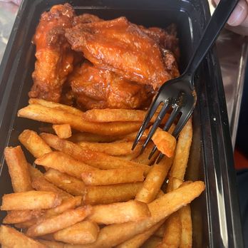 D Wings & Ribs - 5 Wings Meal Deal - Chicken Wings Near Me - National City, California D Wings & Ribs - 5 Wings Meal Deal - Chicken Wings Near Me - National City, California