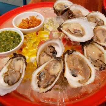 Fish Cheeks - Raw oysters - Seafood Near Me - New York, New York Fish Cheeks - Raw oysters - Seafood Near Me - New York, New York