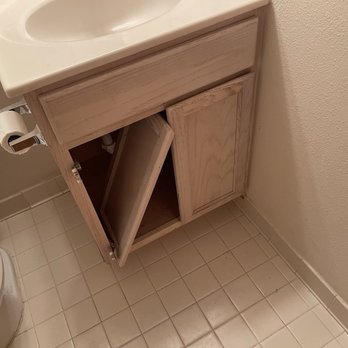 Campus Towers - Cheap cabinets - Apartments Near Me - Greenville, North Carolina Campus Towers - Cheap cabinets - Apartments Near Me - Greenville, North Carolina