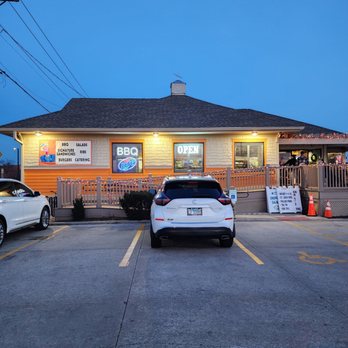 Big Ange's Eatery - two cars parked in a parking lot - Sandwiches Near Me - Arlington Heights, Illinois