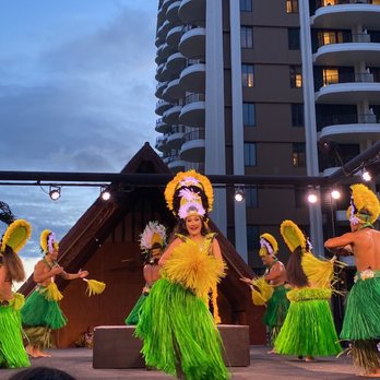 Waikiki Starlight Luau - Hula - Performing Arts Near Me - Honolulu, Hawaii Waikiki Starlight Luau - Hula - Performing Arts Near Me - Honolulu, Hawaii