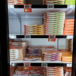 Metro - Dr. Oetker Ristorante frozen pizza (sale $2.99)