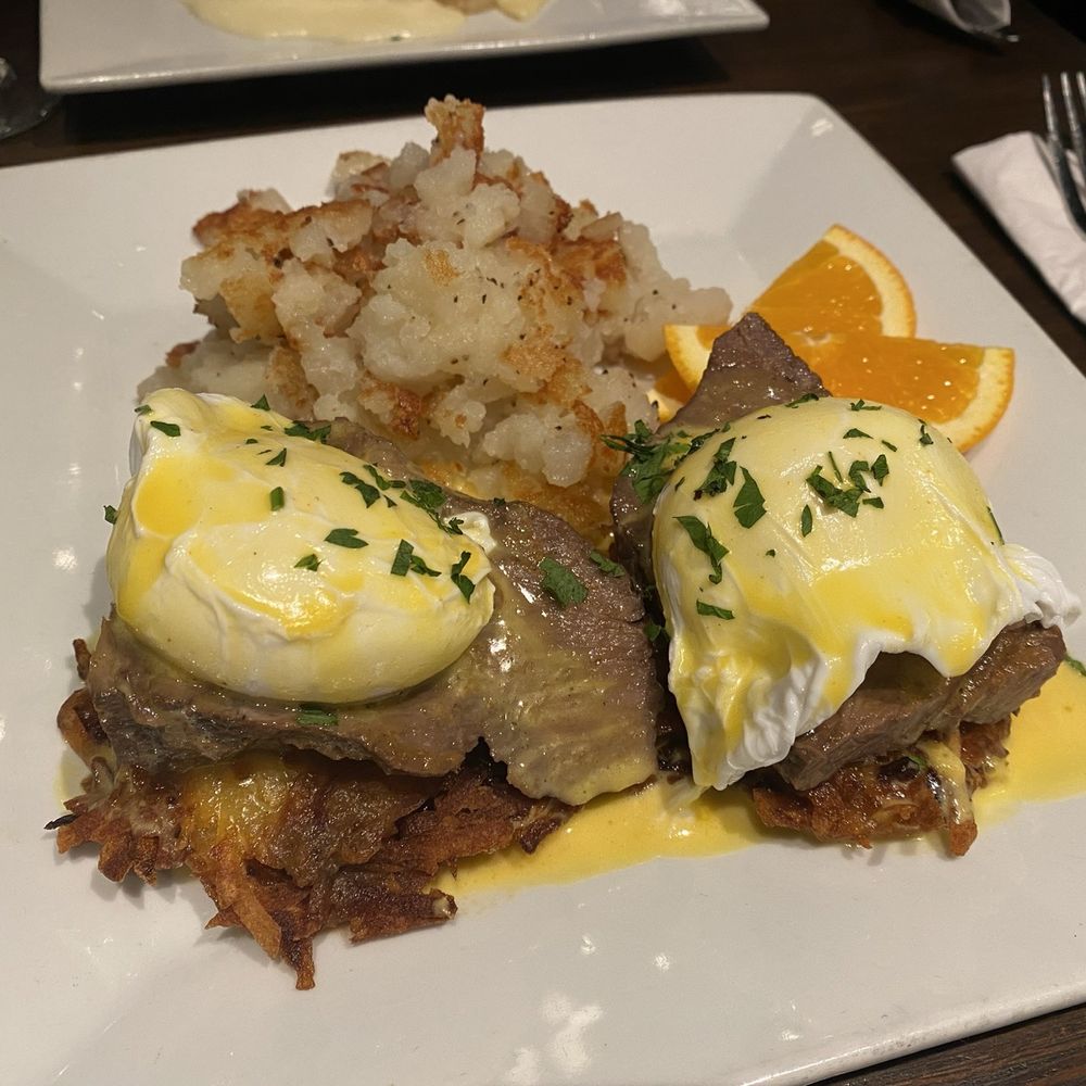 Jane Doe Lounge - Short Rib Benedict - Cocktail Bars Near Me - New York, New York Jane Doe Lounge - Short Rib Benedict - Cocktail Bars Near Me - New York, New York