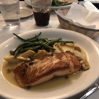 Robke’s - Grilled salmon artichokes and sautéed spinach - American Near Me - Northport, New York