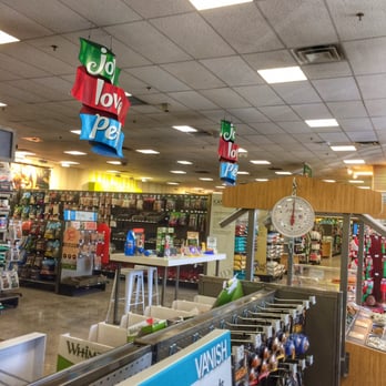 Petco - Pretty well-maintained for a pet store! - Pet Training Near Me - Santa Monica, California