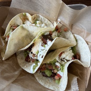 4 Rivers Smokehouse - These brisket tacos taste fresh and absolutely delicious! - Barbeque Near Me - Orlando, Florida 4 Rivers Smokehouse - These brisket tacos taste fresh and absolutely delicious! - Barbeque Near Me - Orlando, Florida