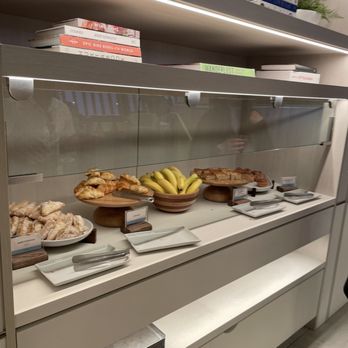 Capital One Lounge - Dessert section - Airport Lounges Near Me - Dulles, Virginia