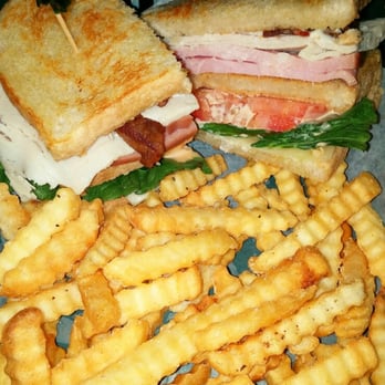 Cheerful Bullpen - The club is fantastic. Too much food for one sitting - Dive Bars Near Me - Portland, Oregon