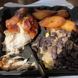 Quarter Chicken White with Chaufa and Black Beans Quarter Chicken White with Chaufa and Black Beans