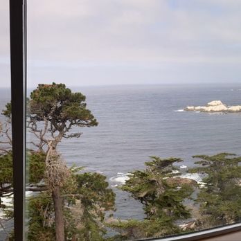 Pacific's Edge Restaurant - Lounge next to restaurant - Seafood Near Me - Carmel, California