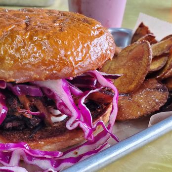 The Green Beautiful - Pulled BBQ Sandwich - Coffee & Tea Near Me - Manchester, New Hampshire