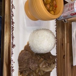 Sazon Y Pilon Kitchen & Bar - Bistec Encebollao