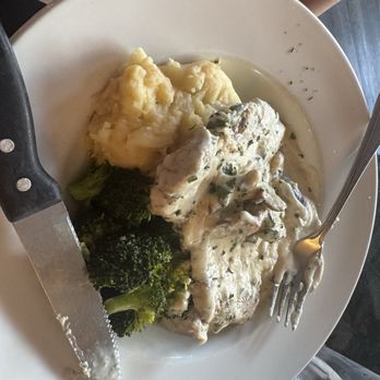 My Cousin Vinny's - Chicken portobello - Italian Near Me - Niagara Falls, Ontario My Cousin Vinny's - Chicken portobello - Italian Near Me - Niagara Falls, Ontario