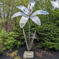 Stargazer Lily Sculpture - Stargazer Lily Sculpture, Shelbyville