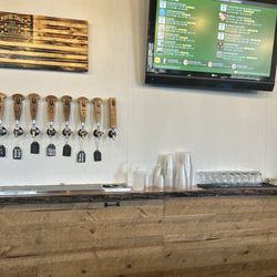 Hopping Eagle Brewing Company - Nice tap room