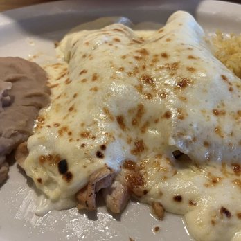 Mama Juanita's - Sour Cream Chicken Fajita Enchiladas - Mexican Near Me - Conroe, Texas Mama Juanita's - Sour Cream Chicken Fajita Enchiladas - Mexican Near Me - Conroe, Texas