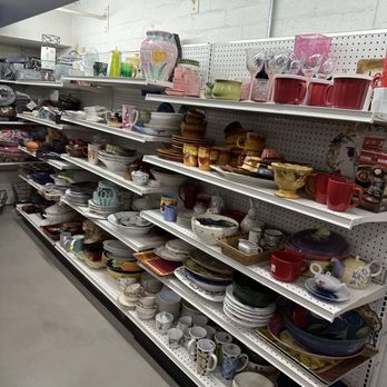 Goodwill - Housewares - Discount Store Near Me - La Jolla, California