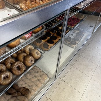 Hilligoss Bakery - Freshly made donuts - Bakeries Near Me - Brownsburg, Indiana