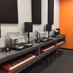 Bach To Rock - Leawood - Beastie Boys - Kids n Keys early education group lessons and Beat Making DJ Group Class
