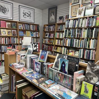 Book Alley - Inside - Bookstores Near Me - Pasadena, California