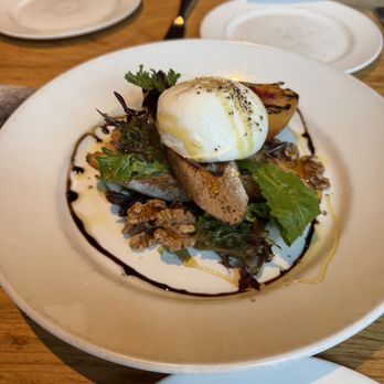 Q Restaurant & Bar - Grilled Maryhill Peach & Burrata - New American Near Me - Portland, Oregon